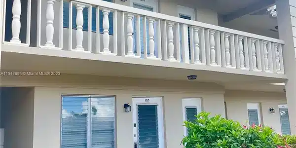 2131 NE 42nd Ct Unit 107E
