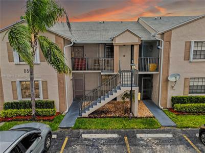 889 Hamilton Dr