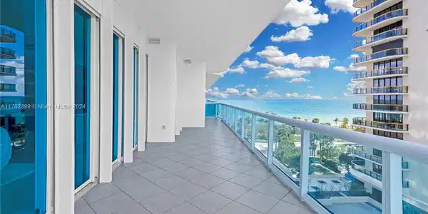 10101 Collins Ave