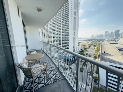 1750 N Bayshore Dr