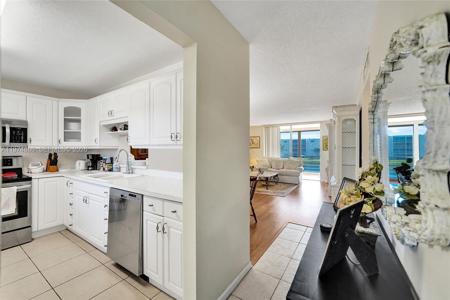 324 SE 10th St