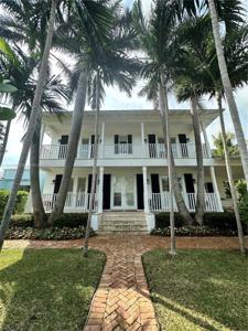 300 Greenwood Dr