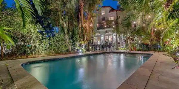 1720 Espanola Dr