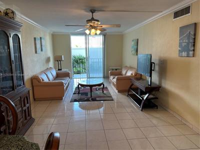 720 Collins Ave