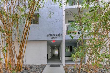 2920 SW 28th Ter