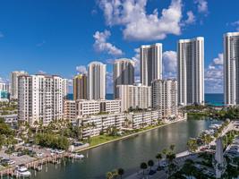 500 Bayview Dr Unit 1427