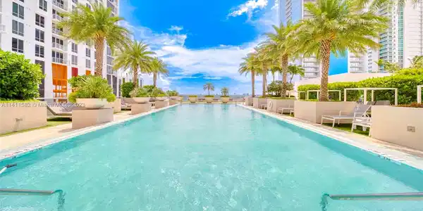 600 NE 27th St Unit 405