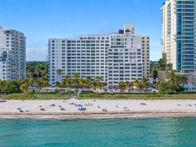 5005 Collins Ave
