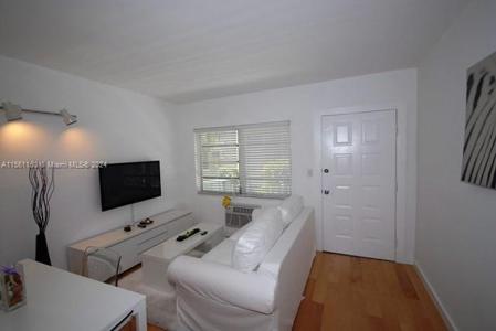 945 Meridian Ave