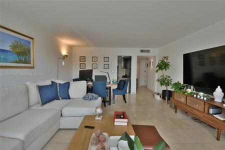 100 Ocean Lane Dr