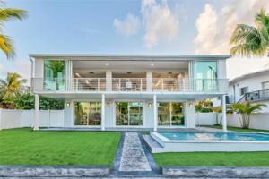 135 Coral Ave