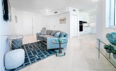 300 S Pointe Dr