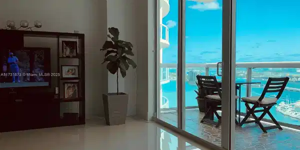 1800 N Bayshore