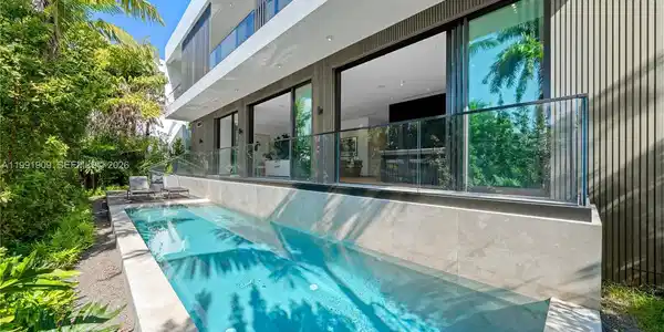 291 Palm Ave