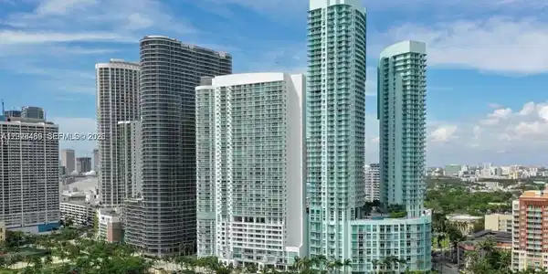 1900 N Bayshore Dr
