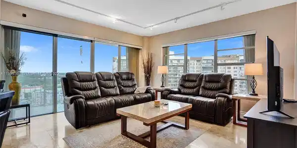 11111 Biscayne Blvd Unit 20H (2000)