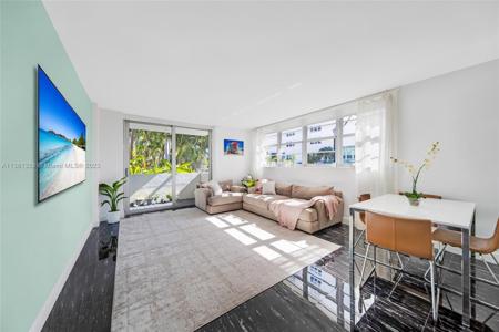 800 West Ave