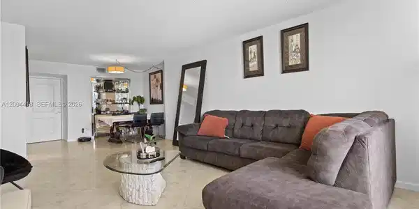 100 Bayview Dr