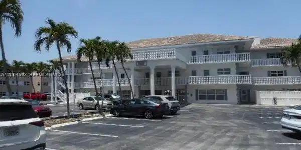 1461 S Ocean Blvd