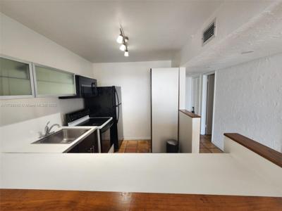 1228 West Ave