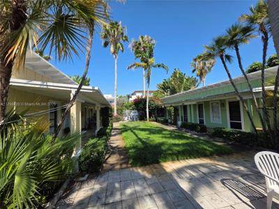 809 NE 17th Ave