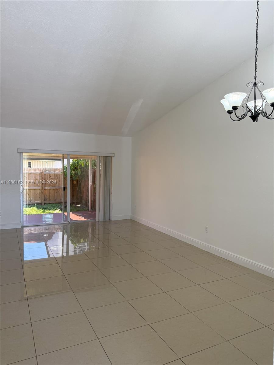 Image 4: Dining Room
