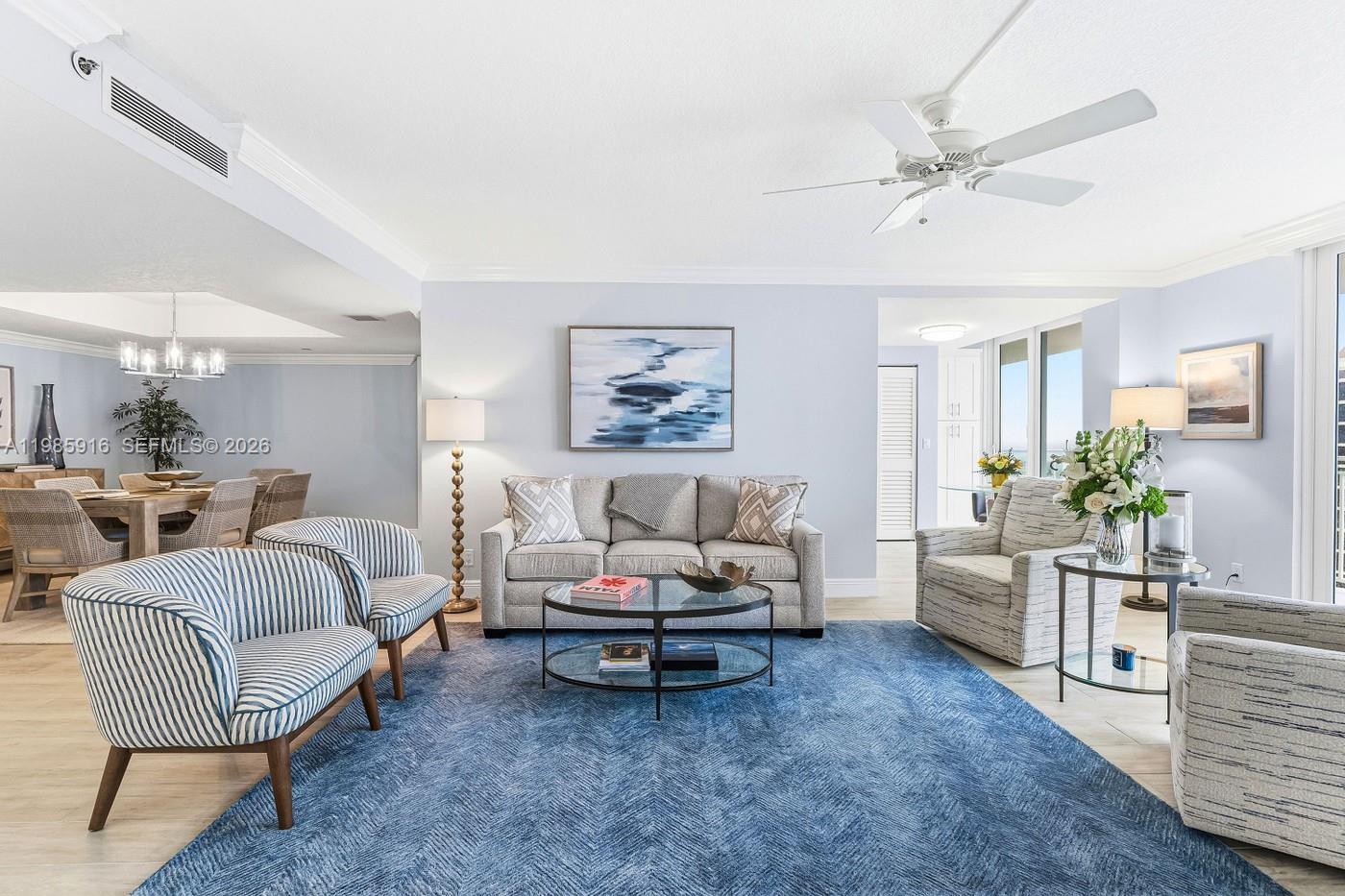 Image 3: Living Room