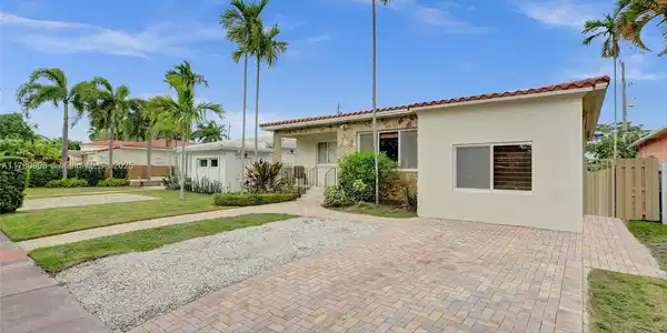 1450 Marseille Dr