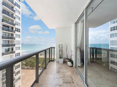 6039 Collins Ave