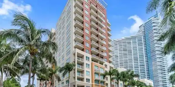2000 N Bayshore Dr