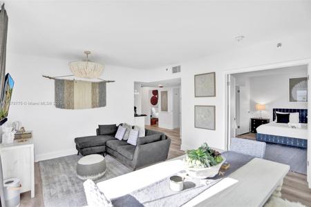 360 Collins Ave