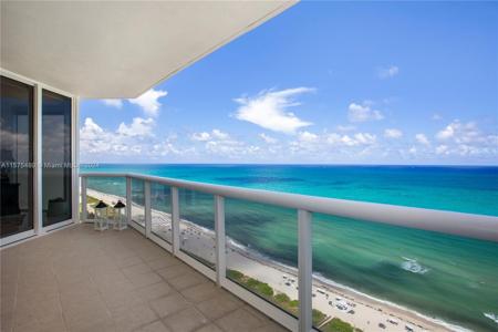 4775 Collins Ave