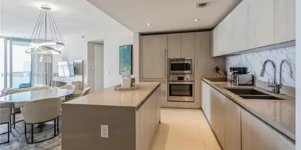 4111 S Ocean Dr