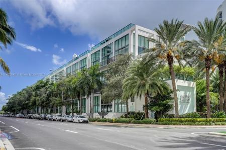 6000 Collins Ave