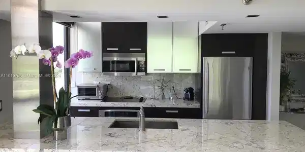 2501 Brickell Ave
