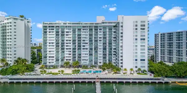 1000 West Ave