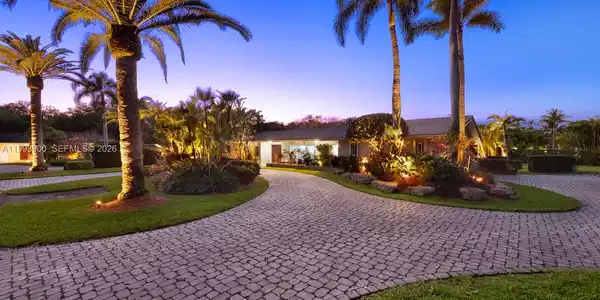 7751 Palmetto Ct