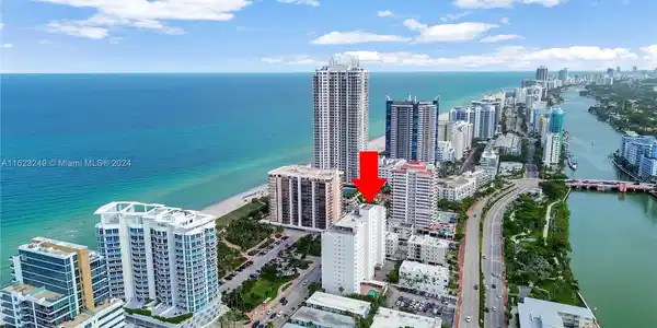 6450 Collins Ave