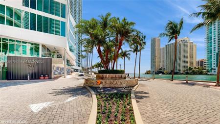 325 S Biscayne Blvd