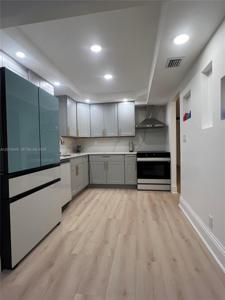 20300 W Country Club Dr