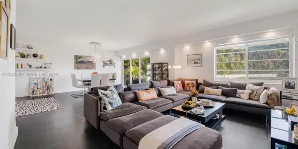 Image 2: Living Room