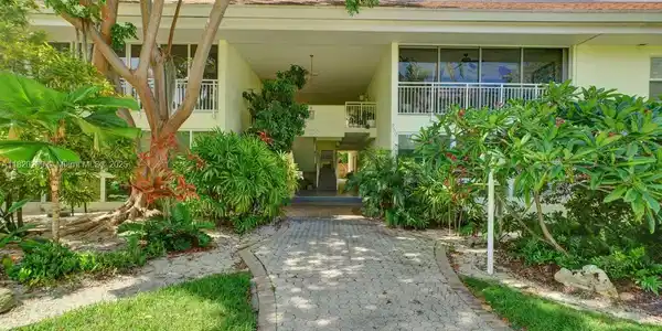 260 Sunrise Dr