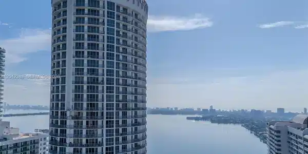 1750 N Bayshore Dr