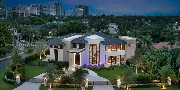 100 Biscay Dr