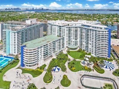 5161 Collins Ave