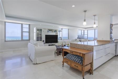 5255 Collins Ave