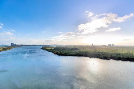 300 Bayview Dr