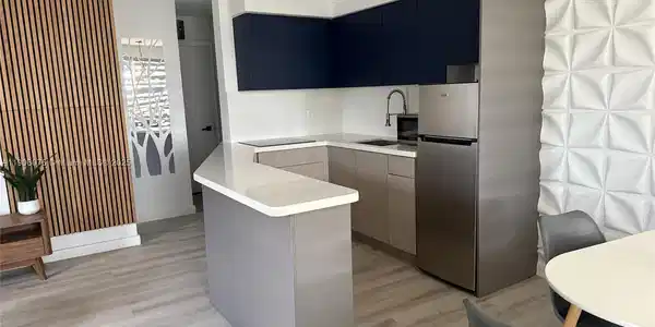 2624 NE 30th Pl