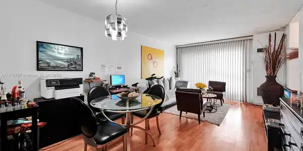 1600 NE 114th St Unit 105
