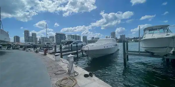 900 Bay Dr. DS17 & 720